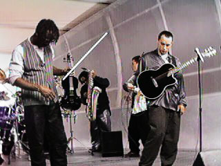 band1.jpg (25490 bytes)